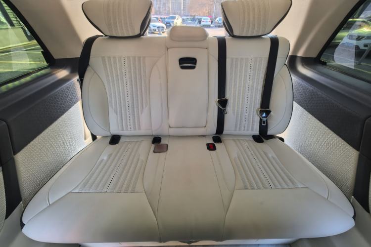 Used Mercedes-Benz V-Class 2024 V 300 L Long Wheelbase Prestige Edition Interior 7
