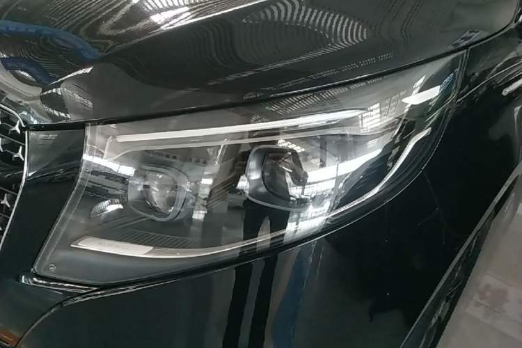 Used Mercedes-Benz V-Class 2024 V 300 Prestige Edition Left Front Headlight