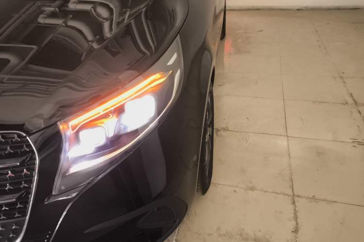 Used Mercedes-Benz V-Class 2024 V 300 Pilot Edition Left Front Headlight