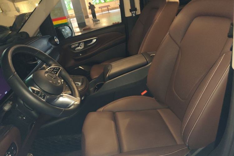 Used Mercedes-Benz V-Class 2024 V 300 L Long Wheelbase Luxury Edition Left Front Seat