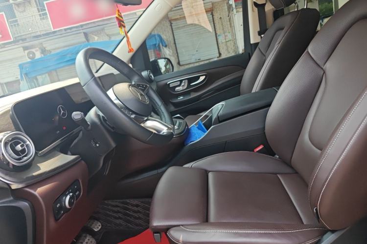 Used Mercedes-Benz V-Class 2024 V 300 L Long Wheelbase Luxury Edition Left Front Seat