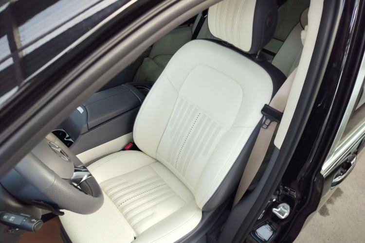 Used Mercedes-Benz V-Class 2024 V 300 L Long Wheelbase Prestige Edition Left Front Seat