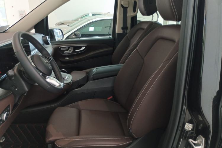 Used Mercedes-Benz V-Class 2024 V 300 L Long Wheelbase Luxury Edition Left Front Seat