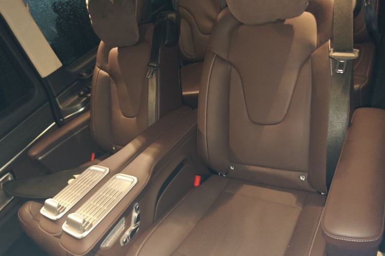 Used Mercedes-Benz V-Class 2024 V 300 L Long Wheelbase Luxury Edition Left Rear Seat