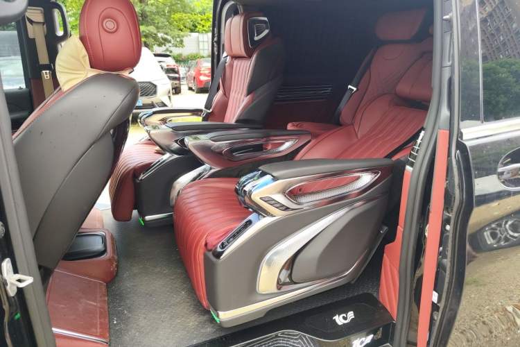 Used Mercedes-Benz V-Class 2024 V 300 Pilot Edition Left Rear Seat