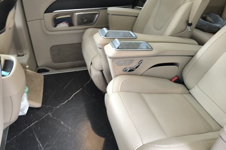 Used Mercedes-Benz V-Class 2024 V 300 L Long Wheelbase Luxury Edition Left Rear Seat