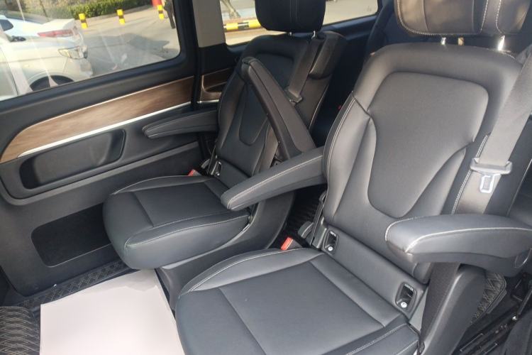 Used Mercedes-Benz V-Class 2024 V 300 Pilot Edition Left Rear Seat