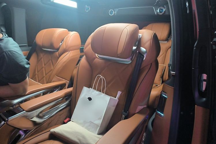 Used Mercedes-Benz V-Class 2024 V 300 L Long Wheelbase Luxury Edition Left Rear Seat