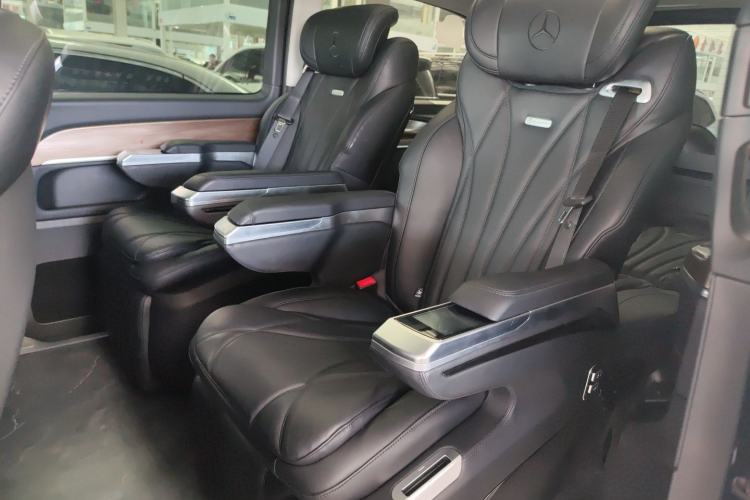 Used Mercedes-Benz V-Class 2024 V 300 Pilot Edition Left Rear Seat