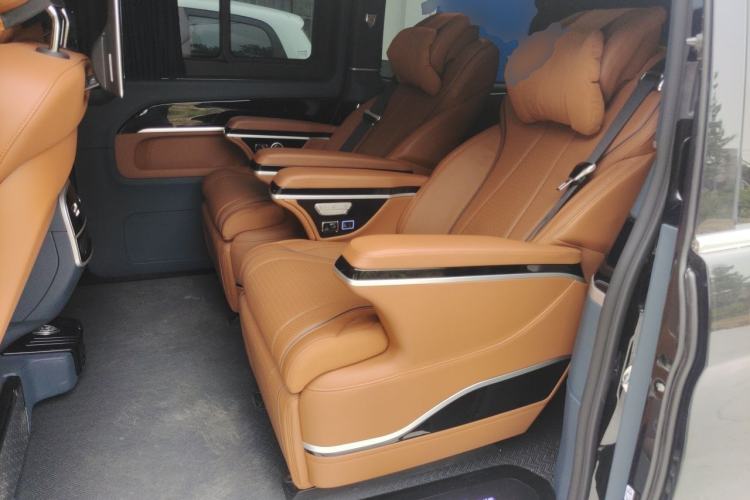 Used Mercedes-Benz V-Class 2024 V 300 L Long Wheelbase Luxury Edition Left Rear Seat