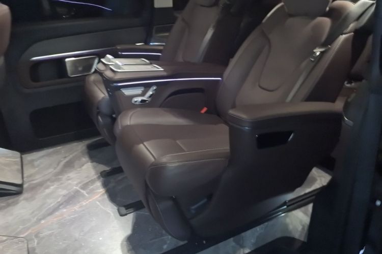 Used Mercedes-Benz V-Class 2024 V 300 L Long Wheelbase Luxury Edition Left Rear Seat