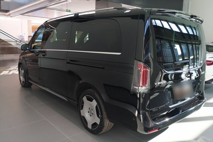 Used Mercedes-Benz V-Class 2024 V 300 L Long Wheelbase Luxury Edition Left Side