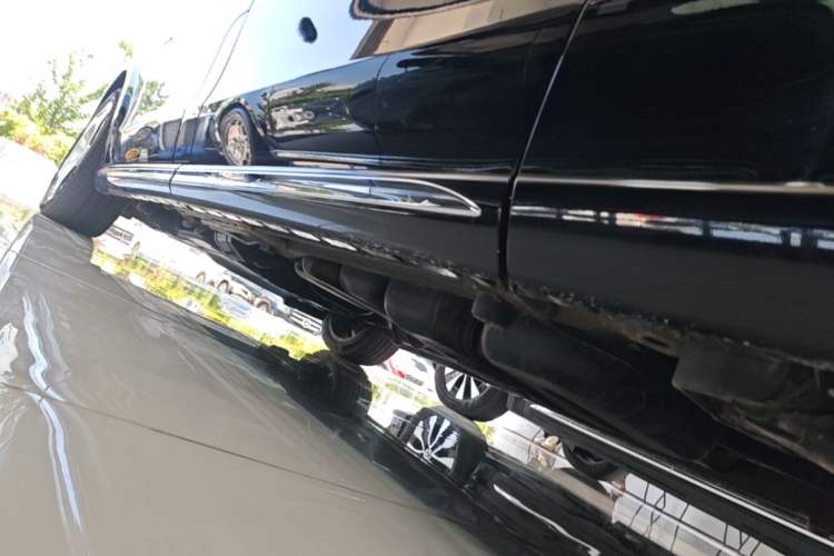 Used Mercedes-Benz V-Class 2024 V 300 L Long Wheelbase Luxury Edition Left Side Sill