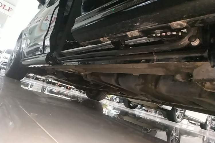 Used Mercedes-Benz V-Class 2024 V 300 Prestige Edition Left Side Sill