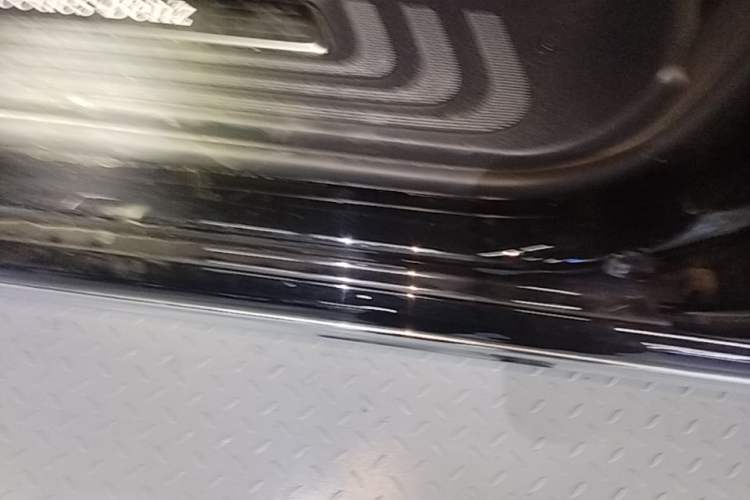 Used Mercedes-Benz V-Class 2024 V 300 L Long Wheelbase Luxury Edition Left Side Sill