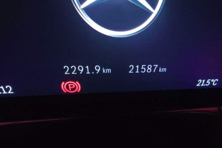 Used Mercedes-Benz V-Class 2024 V 300 L Long Wheelbase Luxury Edition Odometer Close Up