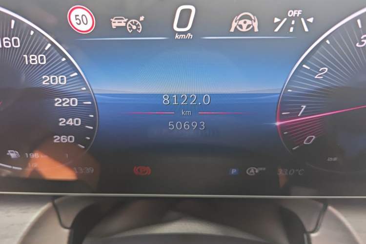 Used Mercedes-Benz V-Class 2024 V 300 L Long Wheelbase Luxury Edition Odometer Close Up