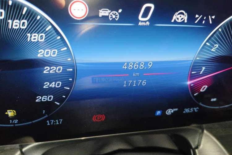 Used Mercedes-Benz V-Class 2024 V 300 L Long Wheelbase Luxury Edition Odometer Close Up