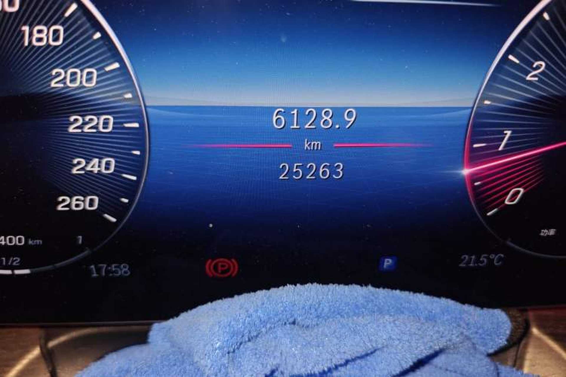 Used Mercedes-Benz V-Class 2024 V 300 L Long Wheelbase Prestige Edition Odometer Close Up