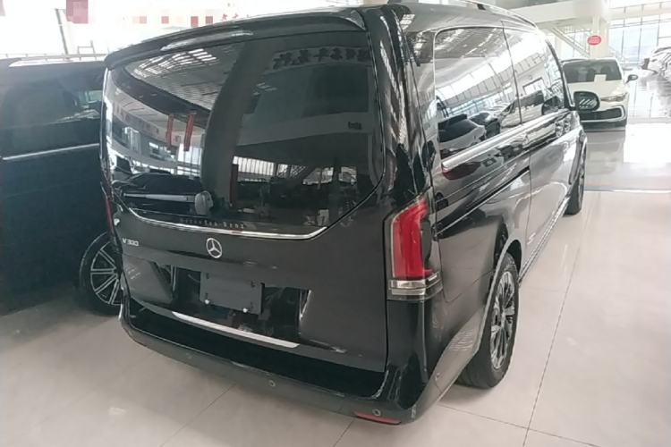 Used Mercedes-Benz V-Class 2024 V 300 Prestige Edition Rear Right 45 Deg