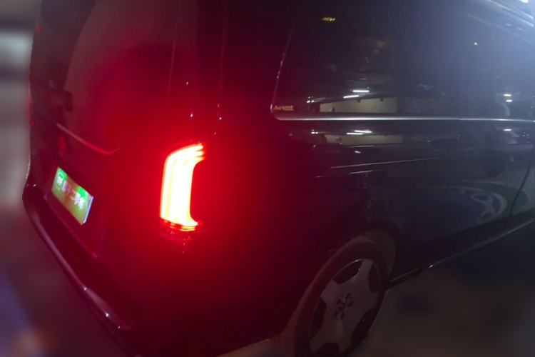 Used Mercedes-Benz V-Class 2024 V 300 L Long Wheelbase Luxury Edition Rear Right 45 Deg