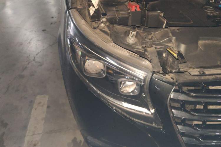 Used Mercedes-Benz V-Class 2024 V 300 L Long Wheelbase Luxury Edition Right Front Headlight