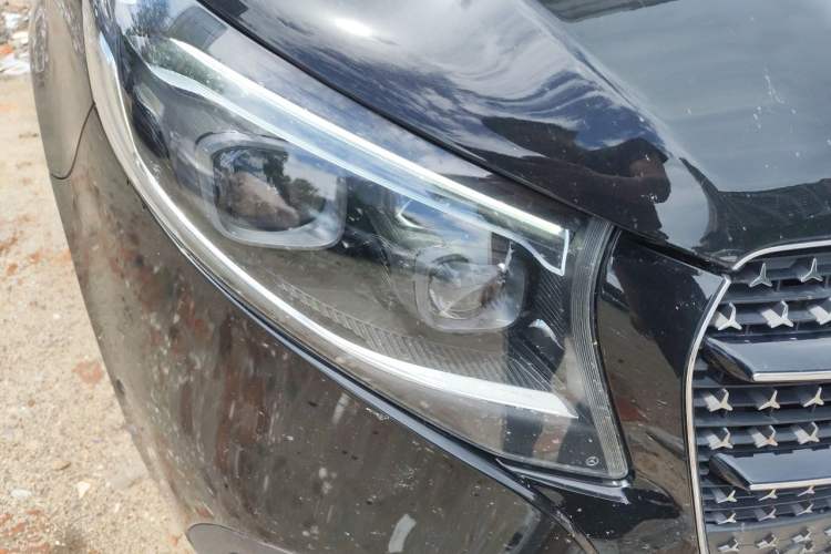 Used Mercedes-Benz V-Class 2024 V 300 Pilot Edition Right Front Headlight