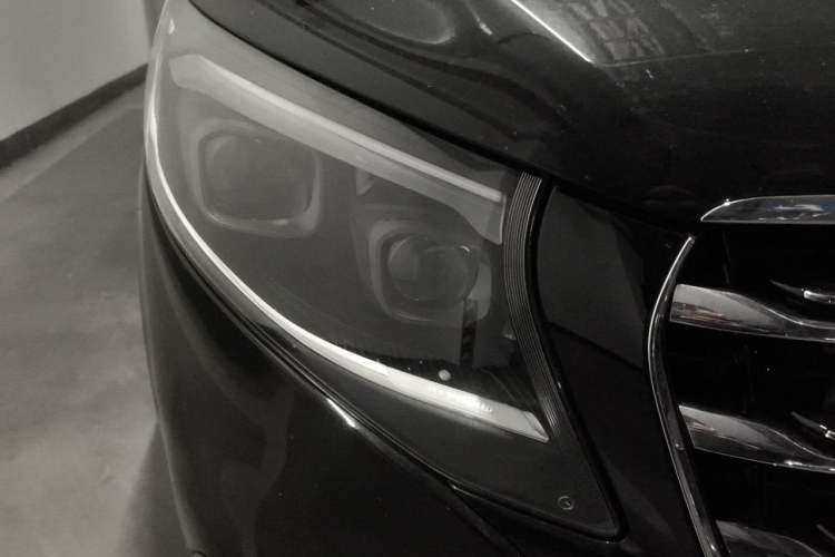 Used Mercedes-Benz V-Class 2024 V 300 L Long Wheelbase Prestige Edition Right Front Headlight