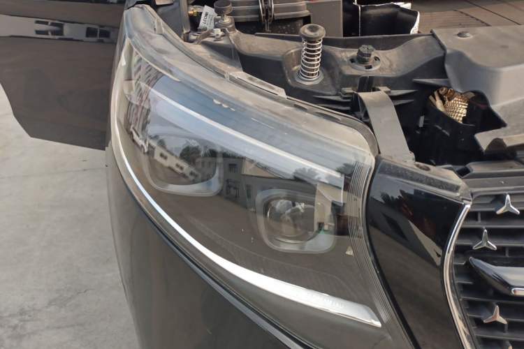 Used Mercedes-Benz V-Class 2024 V 300 L Long Wheelbase Prestige Edition Right Front Headlight