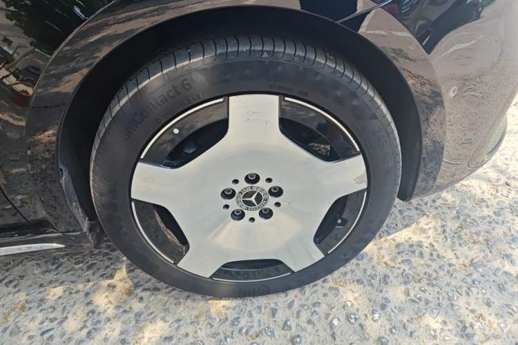 Used Mercedes-Benz V-Class 2024 V 300 L Long Wheelbase Luxury Edition Right Front Wheel Hub