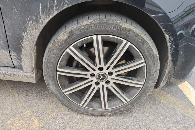 Used Mercedes-Benz V-Class 2024 V 300 L Long Wheelbase Prestige Edition Right Front Wheel Hub