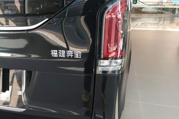 Used Mercedes-Benz V-Class 2024 V 300 L Long Wheelbase Luxury Edition Right Rear Taillight