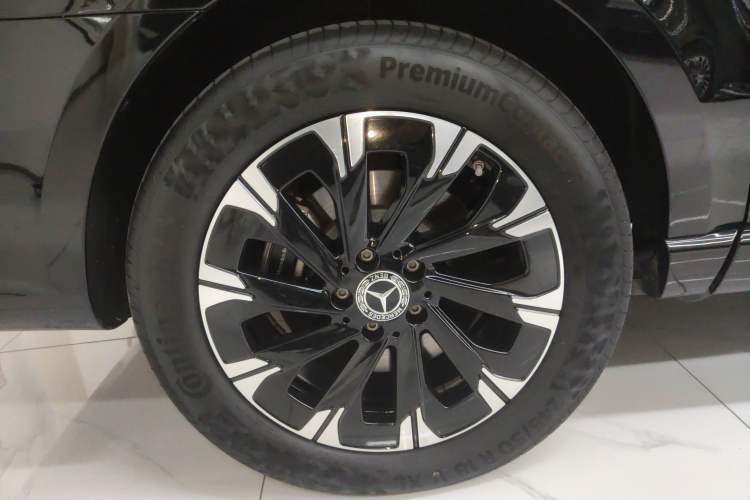 Used Mercedes-Benz V-Class 2024 V 300 Prestige Edition Right Rear Wheel Hub