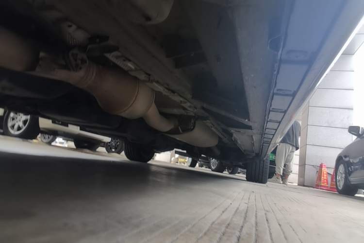 Used Mercedes-Benz V-Class 2024 V 300 L Long Wheelbase Luxury Edition Right Side Sill