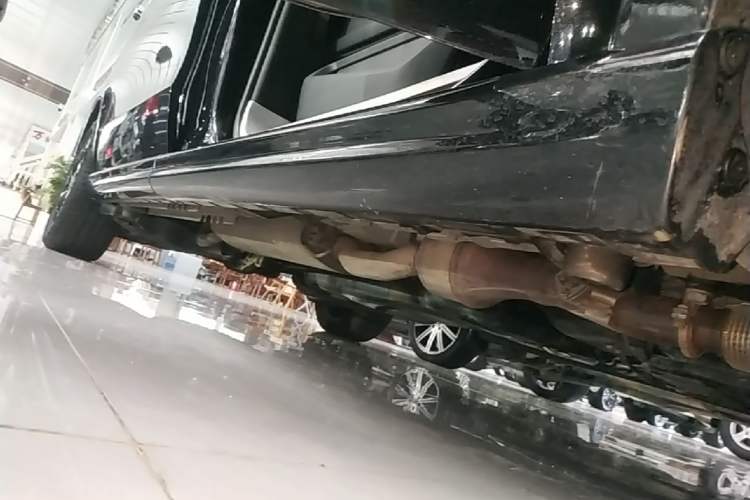 Used Mercedes-Benz V-Class 2024 V 300 Prestige Edition Right Side Sill