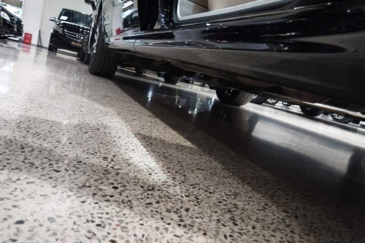 Used Mercedes-Benz V-Class 2024 V 300 L Long Wheelbase Prestige Edition Right Side Sill