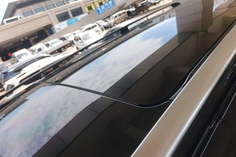 Used Mercedes-Benz V-Class 2024 V 300 L Long Wheelbase Luxury Edition Roof
