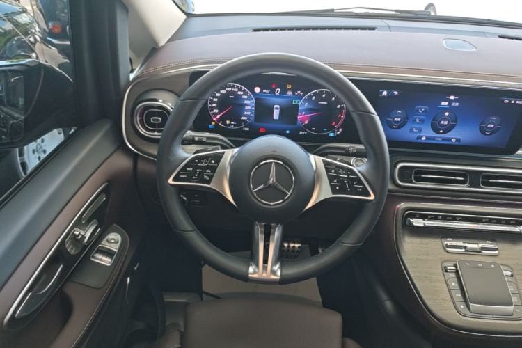 Used Mercedes-Benz V-Class 2024 V 300 L Long Wheelbase Luxury Edition Steering Wheel