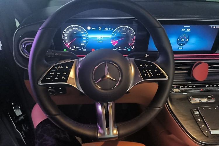 Used Mercedes-Benz V-Class 2024 V 300 L Long Wheelbase Luxury Edition Steering Wheel