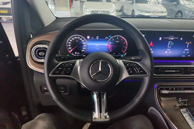 Used Mercedes-Benz V-Class 2024 V 300 Pilot Edition Steering Wheel