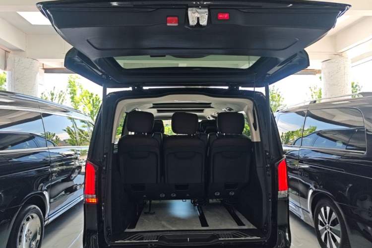 Used Mercedes-Benz V-Class 2024 V 300 L Long Wheelbase Luxury Edition Trunk