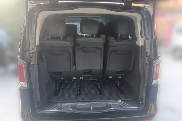 Used Mercedes-Benz V-Class 2024 V 300 Pilot Edition Trunk