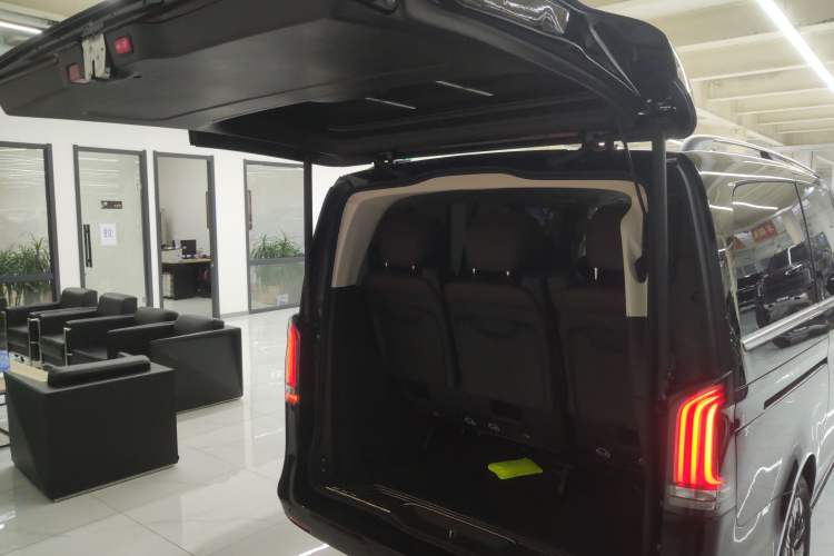 Used Mercedes-Benz V-Class 2024 V 300 Prestige Edition Trunk