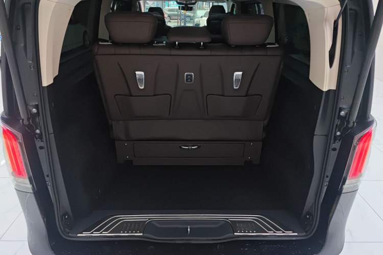 Used Mercedes-Benz V-Class 2024 V 300 L Long Wheelbase Prestige Edition Trunk