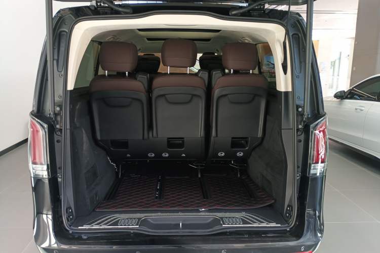 Used Mercedes-Benz V-Class 2024 V 300 L Long Wheelbase Luxury Edition Trunk