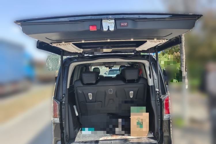 Used Mercedes-Benz V-Class 2024 V 300 Pilot Edition Trunk