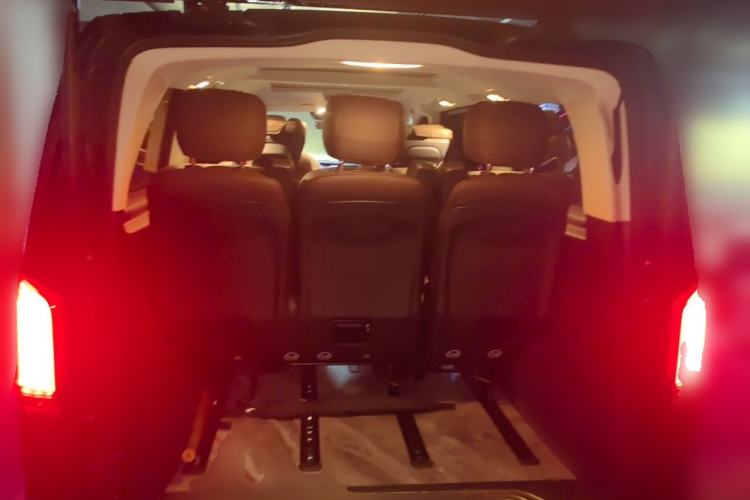 Used Mercedes-Benz V-Class 2024 V 300 L Long Wheelbase Luxury Edition Trunk