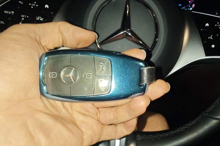 Used Mercedes-Benz V-Class 2024 V 300 L Long Wheelbase Luxury Edition Vehicle Key