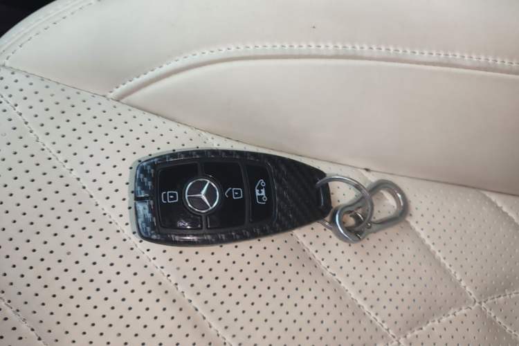 Used Mercedes-Benz V-Class 2024 V 300 L Long Wheelbase Prestige Edition Vehicle Key