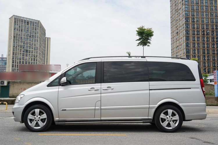 Used Mercedes-Benz Viano 2012 2.5L Prestige Edition Exterior 1